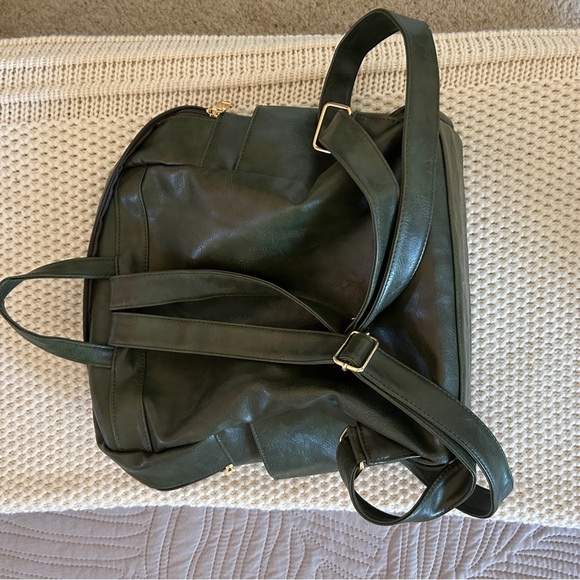 Modern+chic Everly Backpack in Olive - Picture 8 of 8